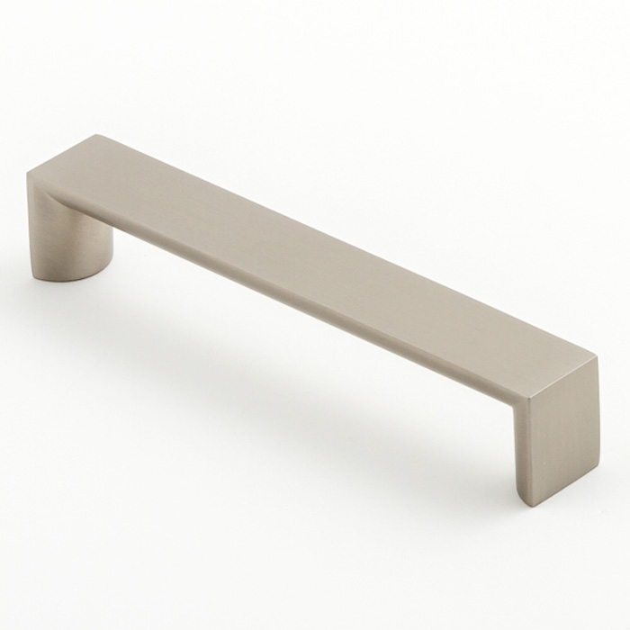Castella Linear Planar Brushed Nickel Rounded Thick Flat D Pull 128mm Handle