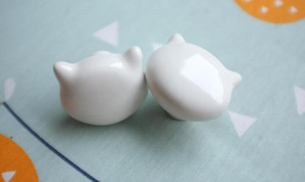 White Ceramic 42mm Kitten Face Knob